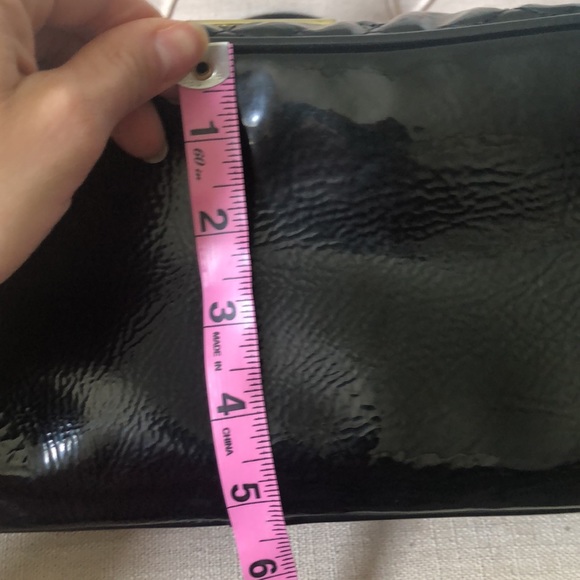 Beautiful Betsey Johnson heart quilted purse - Picture 13 of 14